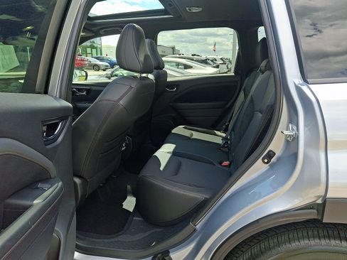 Used 2025 Subaru Forester Touring AWD/4WD image 11