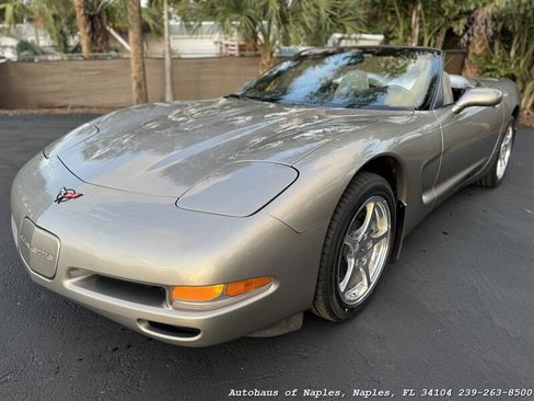 Used 2000 Chevrolet Corvette Convertible w/ Performance Handling Pkg RWD image 9