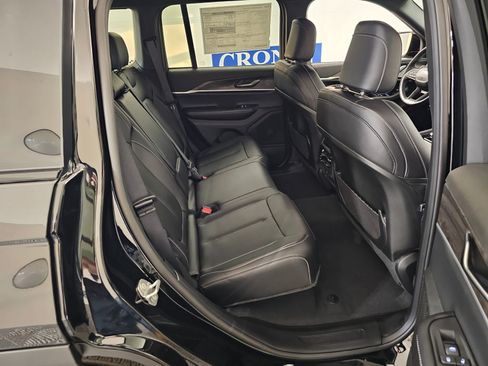 New 2025 Jeep Grand Cherokee Limited image 39