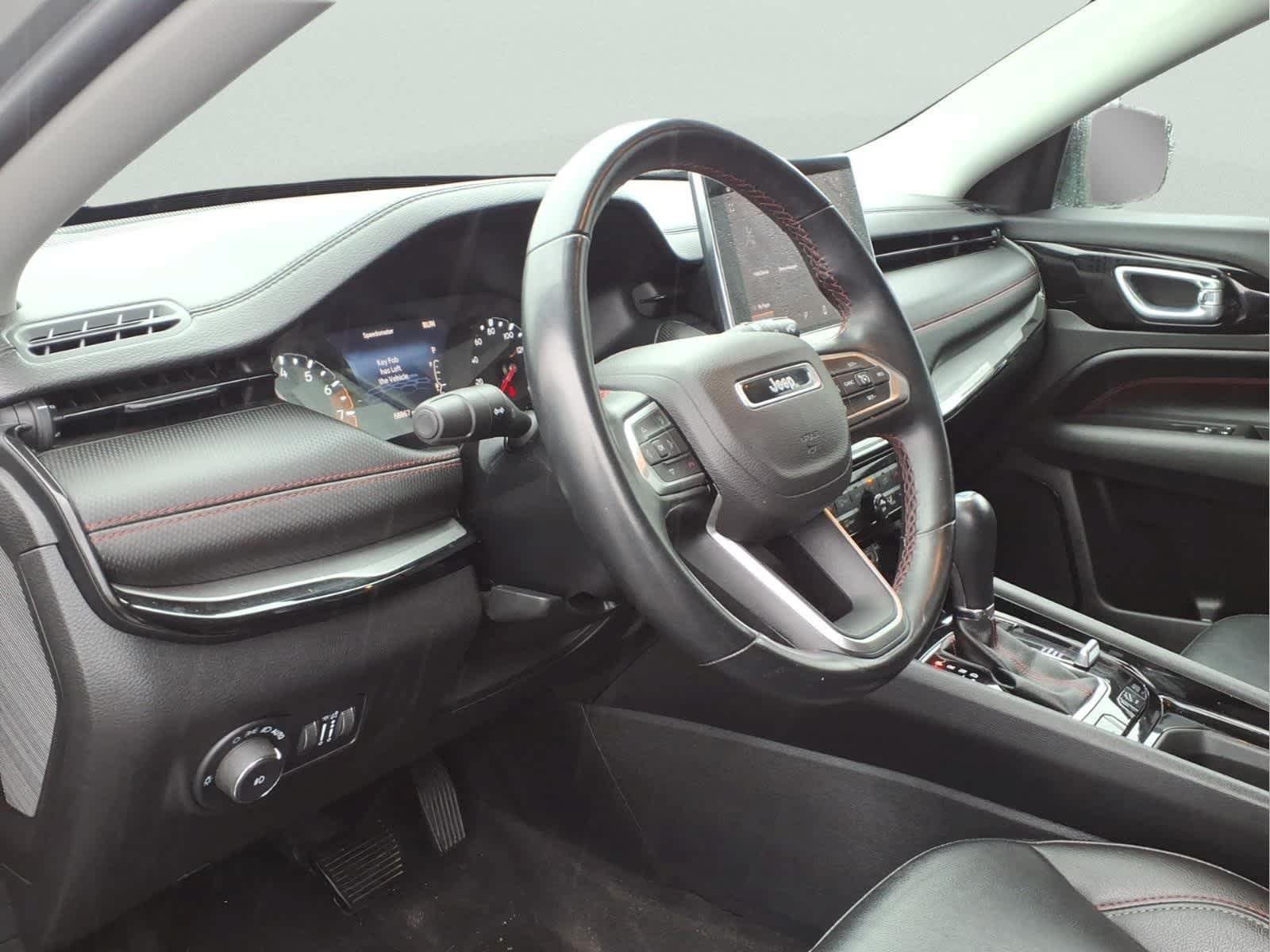Used 2022 Jeep Compass Trailhawk w/ Trailhawk Convenience Group AWD/4WD image 14