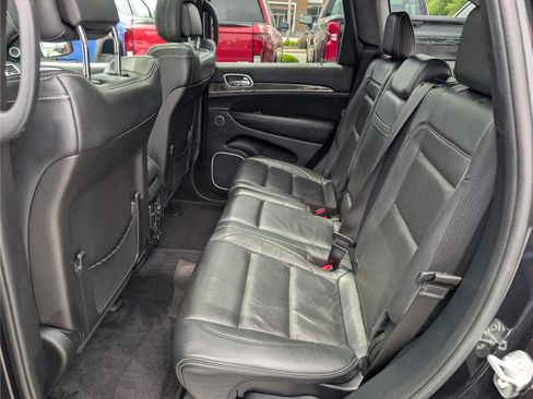 Used 2016 Jeep Grand Cherokee SRT AWD/4WD image 16