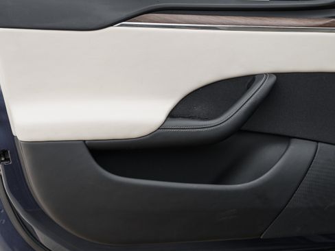 Used 2023 Tesla Model S Standard Range image 21