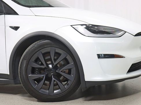 Used 2023 Tesla Model X AWD/4WD image 5