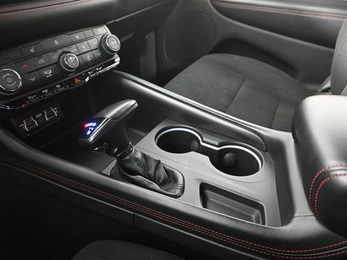 Used 2023 Dodge Durango GT image 31