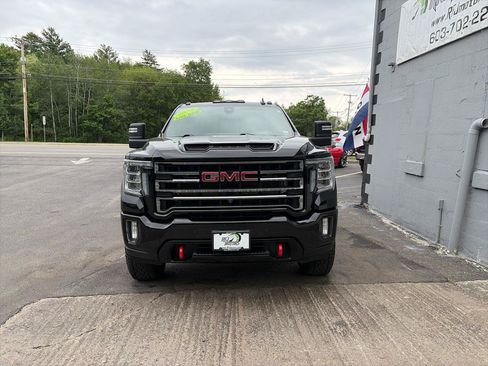 Used 2020 GMC Sierra 2500 AT4 w/ AT4 Premium Package AWD/4WD image 3