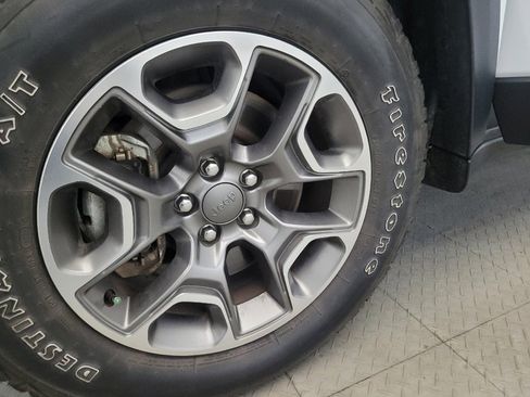 Used 2021 Jeep Cherokee Trailhawk w/ Trailer Tow Group image 31