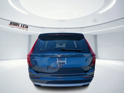 Used 2021 Volvo XC90 T5 Momentum w/ Protection Package Premier image 4