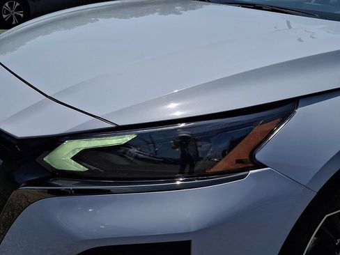 Certified 2024 Nissan Altima 2.5 SR FWD image 10