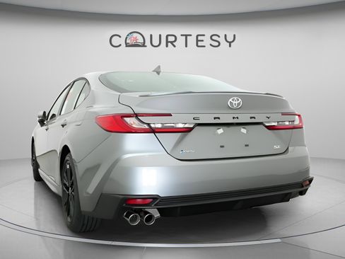 Used 2026 Toyota Camry SE FWD image 12