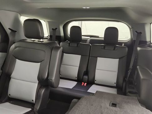 New 2024 Ford Explorer XLT w/ Equipment Group 202A image 26