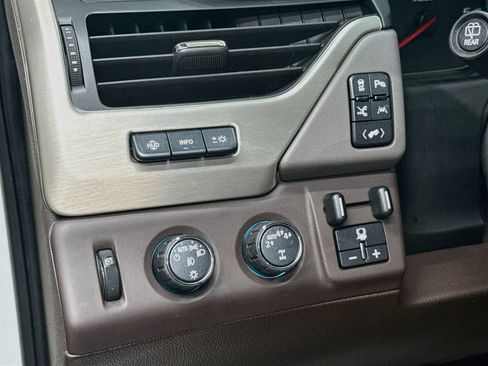 Used 2019 GMC Yukon Denali w/ Denali Ultimate Package AWD/4WD image 13