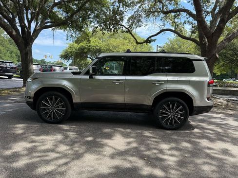 Used 2026 Lexus GX 550 w/ Accessory Package (2T) AWD/4WD image 8