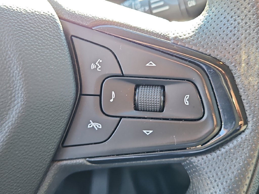 Used 2024 Chevrolet Trax LT FWD image 27