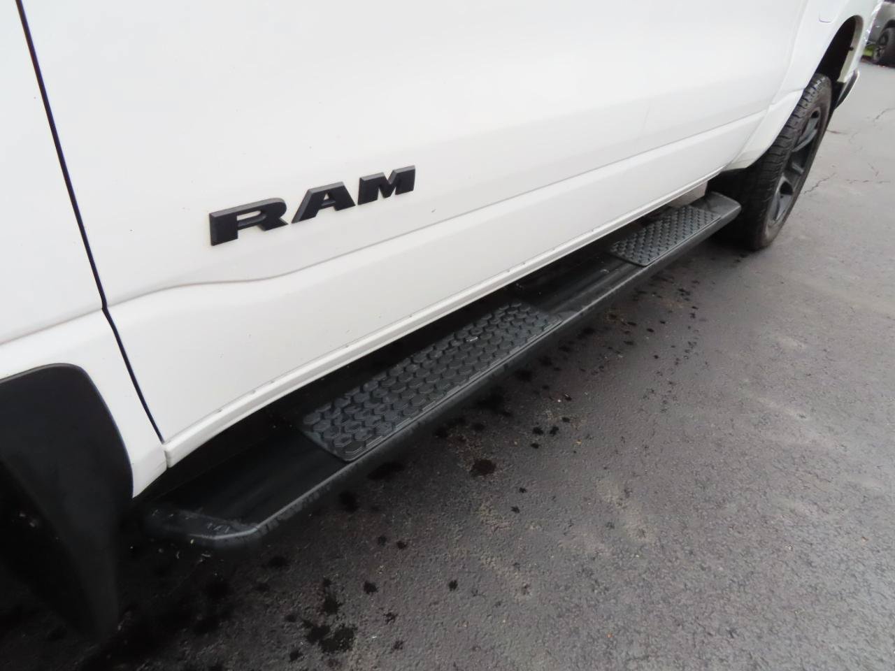 Used 2020 RAM 1500 Big Horn AWD/4WD image 14