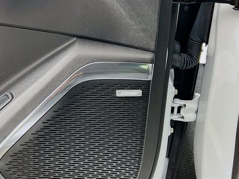 Used 2025 GMC Acadia Elevation image 19