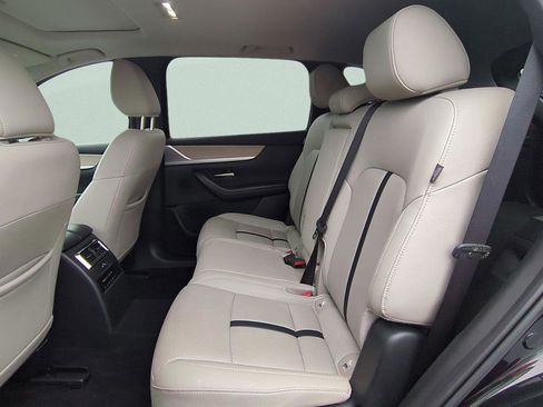 Used 2025 MAZDA CX-70 3.3 Turbo w/ Preferred Package image 10