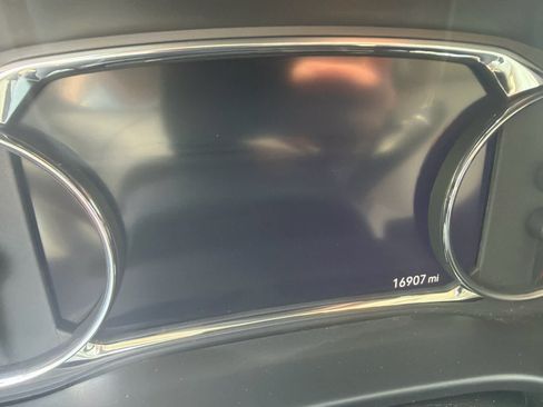 Used 2022 GMC Acadia Denali w/ Denali Ultimate Package FWD image 10