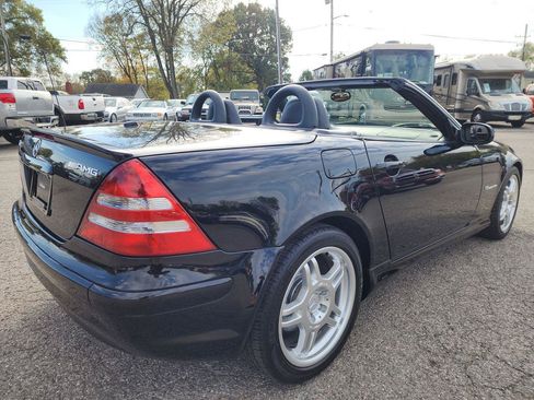 Used 2003 Mercedes-Benz SLK 32 AMG image 2