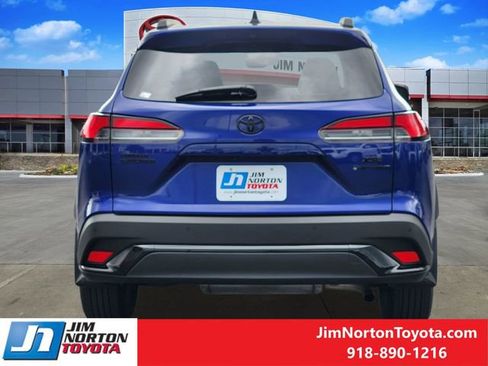 Used 2025 Toyota Corolla Cross AWD Hybrid w/ Convenience Package image 7