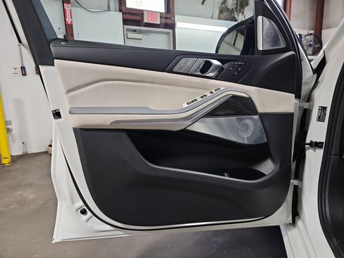 New 2026 BMW X7 M60i image 27