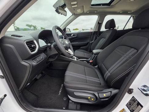 New 2025 Hyundai Venue SEL image 16