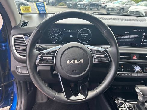 Used 2024 Kia Seltos S AWD/4WD image 24