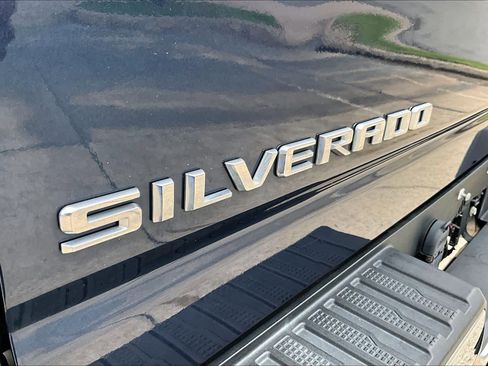 Used 2021 Chevrolet Silverado 2500 LTZ w/ LTZ Convenience Package AWD/4WD image 31