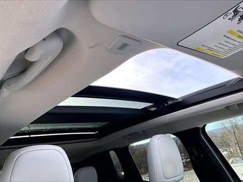 Used 2022 Jeep Renegade Limited w/ Sun, Sound & Wheels Group image 20