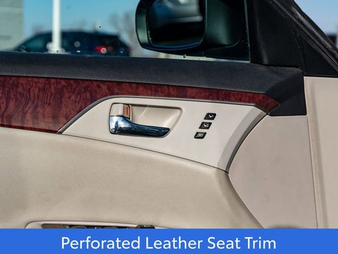 Used 2011 Toyota Avalon Limited image 17