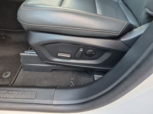 Used 2025 Ford Explorer Active w/ Active Comfort Package image 11