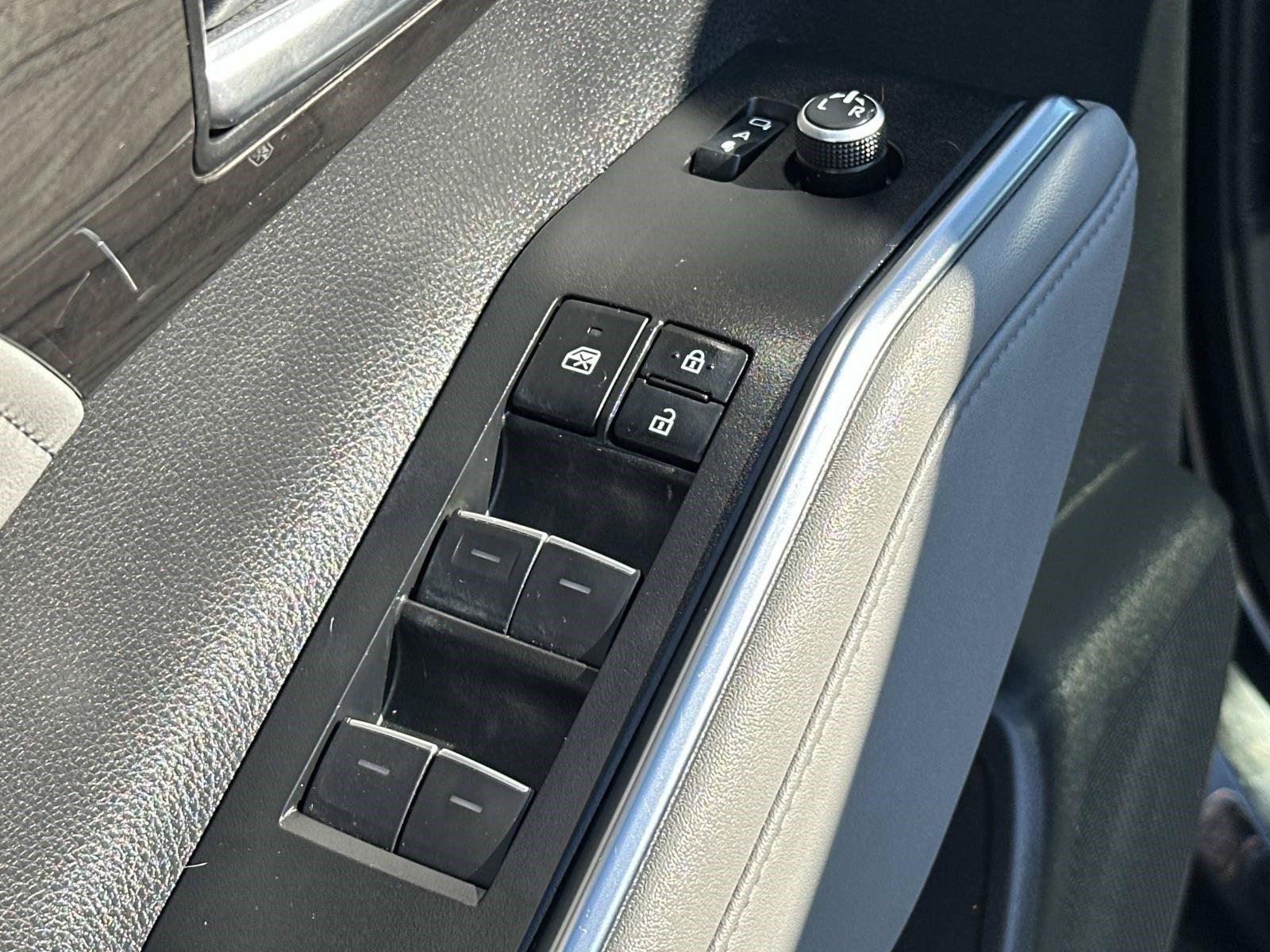 Used 2023 Toyota Highlander Platinum FWD image 20