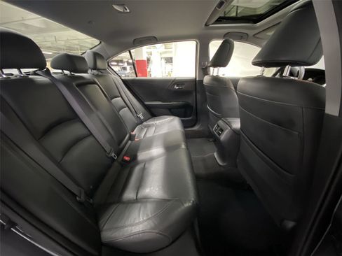 Used 2017 Honda Accord Touring image 29