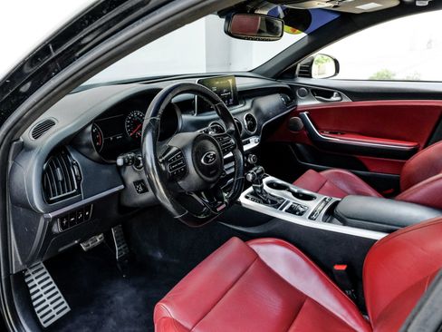 Used 2019 Kia Stinger GT1 RWD image 2