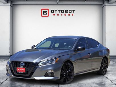 Used 2022 Nissan Altima 2.5 SR w/ Midnight Edition Package