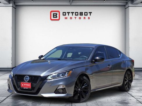 Used 2022 Nissan Altima 2.5 SR w/ Midnight Edition Package FWD image 1