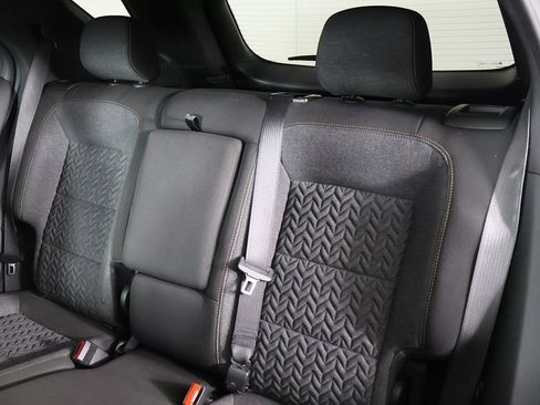 Used 2023 Chevrolet Equinox LT image 28