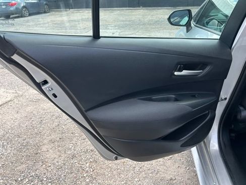 Used 2020 Toyota Corolla LE FWD image 12