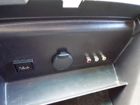 Used 2016 Nissan Pathfinder SV image 39