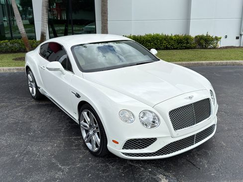 Used 2016 Bentley Continental GT image 9