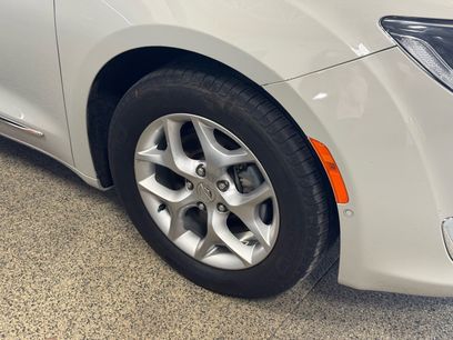 Used 2019 Chrysler Pacifica Touring-L Plus w/ Advanced Safetytec Group