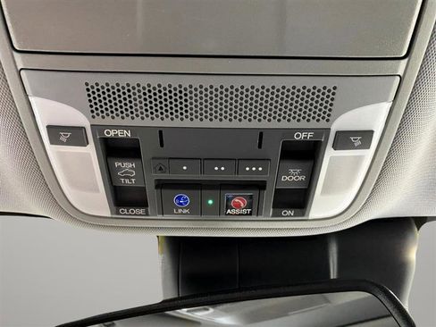 Used 2018 Acura RDX AWD w/ Advance Package image 15