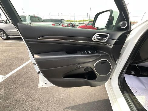 Used 2018 Jeep Grand Cherokee High Altitude AWD/4WD image 11