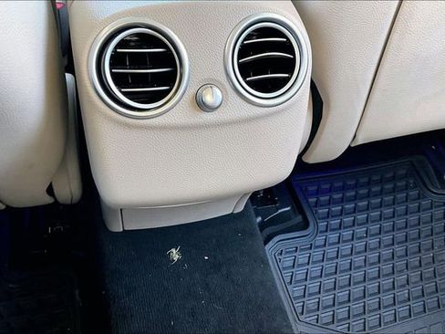 Used 2021 Mercedes-Benz GLC 300 4MATIC image 33