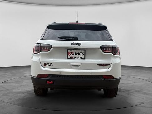 Used 2025 Jeep Compass Trailhawk AWD/4WD image 8