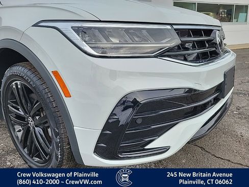 Certified 2022 Volkswagen Tiguan SE R-Line image 21