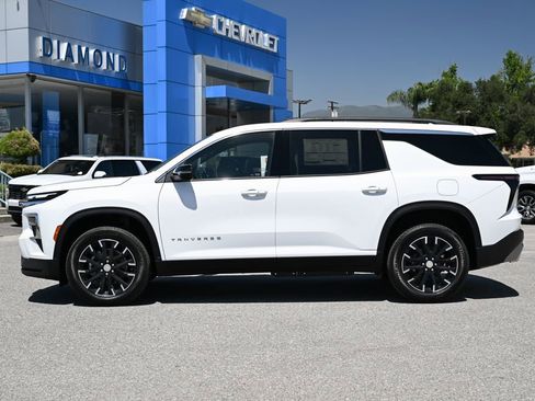 New 2026 Chevrolet Traverse LT w/ Sun and Wheel Package FWD image 7