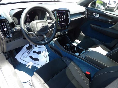 Certified 2023 Volvo C40 P8 Recharge Ultimate AWD/4WD image 10