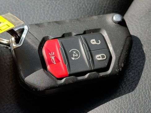 Used 2021 Jeep Wrangler Unlimited Sahara AWD/4WD image 39