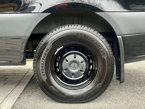 Used 2025 Mercedes-Benz Sprinter 2500 image 48