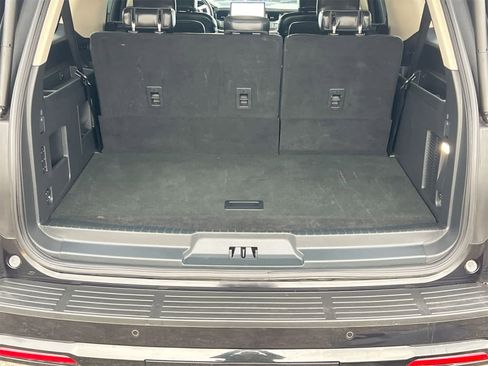 Used 2023 Ford Expedition Max XLT image 33